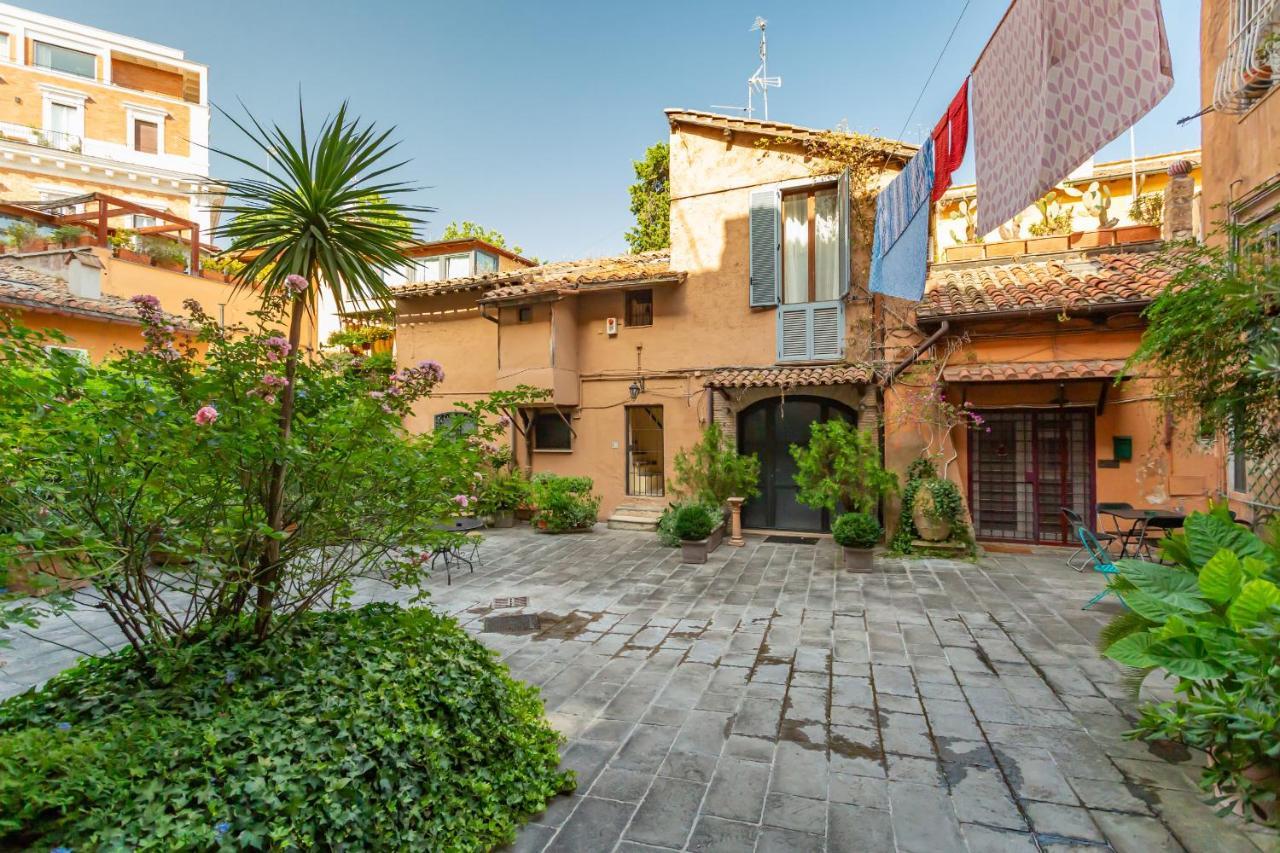 Al Cortile Del Moro Appartement Rome Buitenkant foto