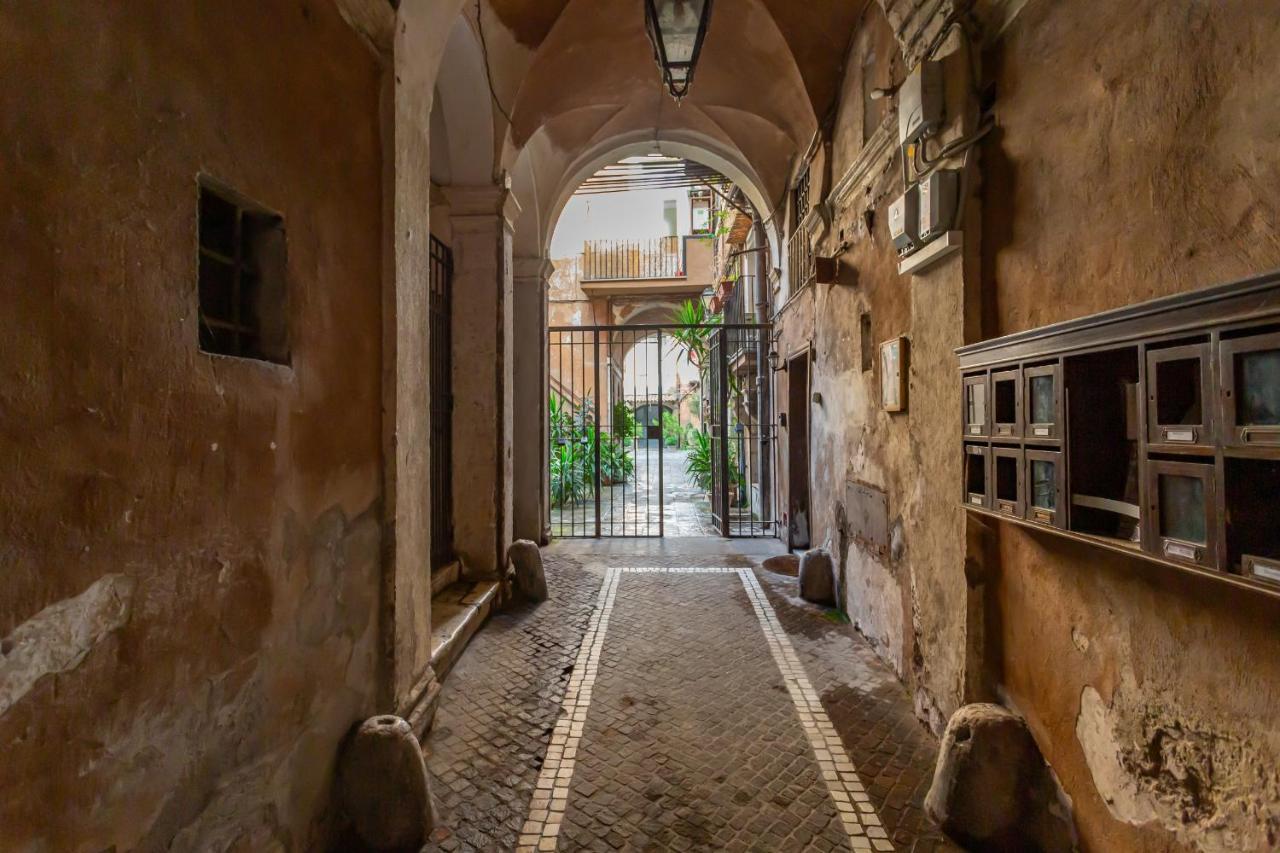 Al Cortile Del Moro Appartement Rome Buitenkant foto